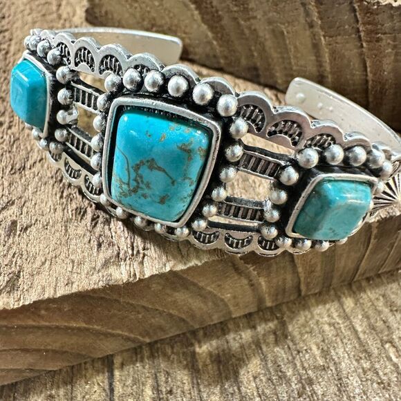 Turquoise Cuff‎ Bracelet in Antique Silver Style, Boho Southwestern Cuff, Ships - Picture 5 of 9